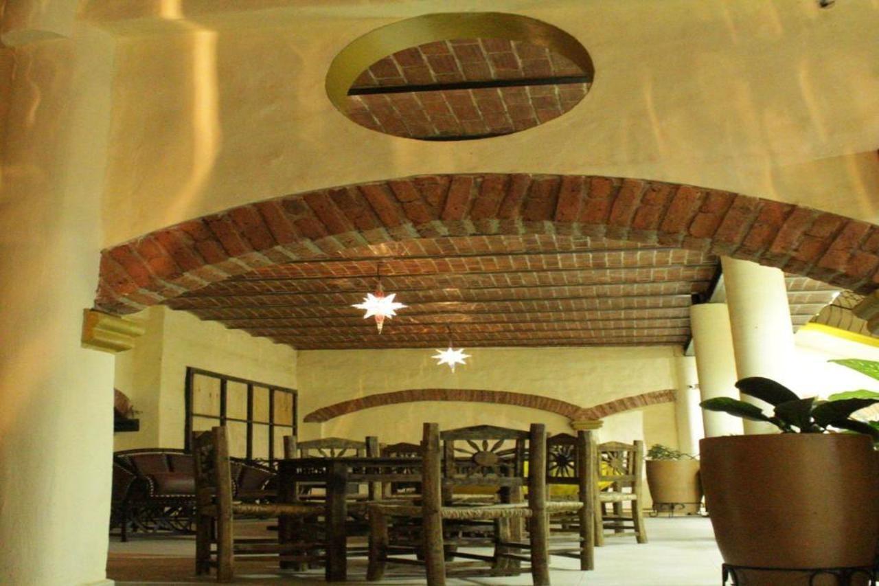 Oyo Hotel Castillo Santa Cecilia 塔帕尔帕 外观 照片