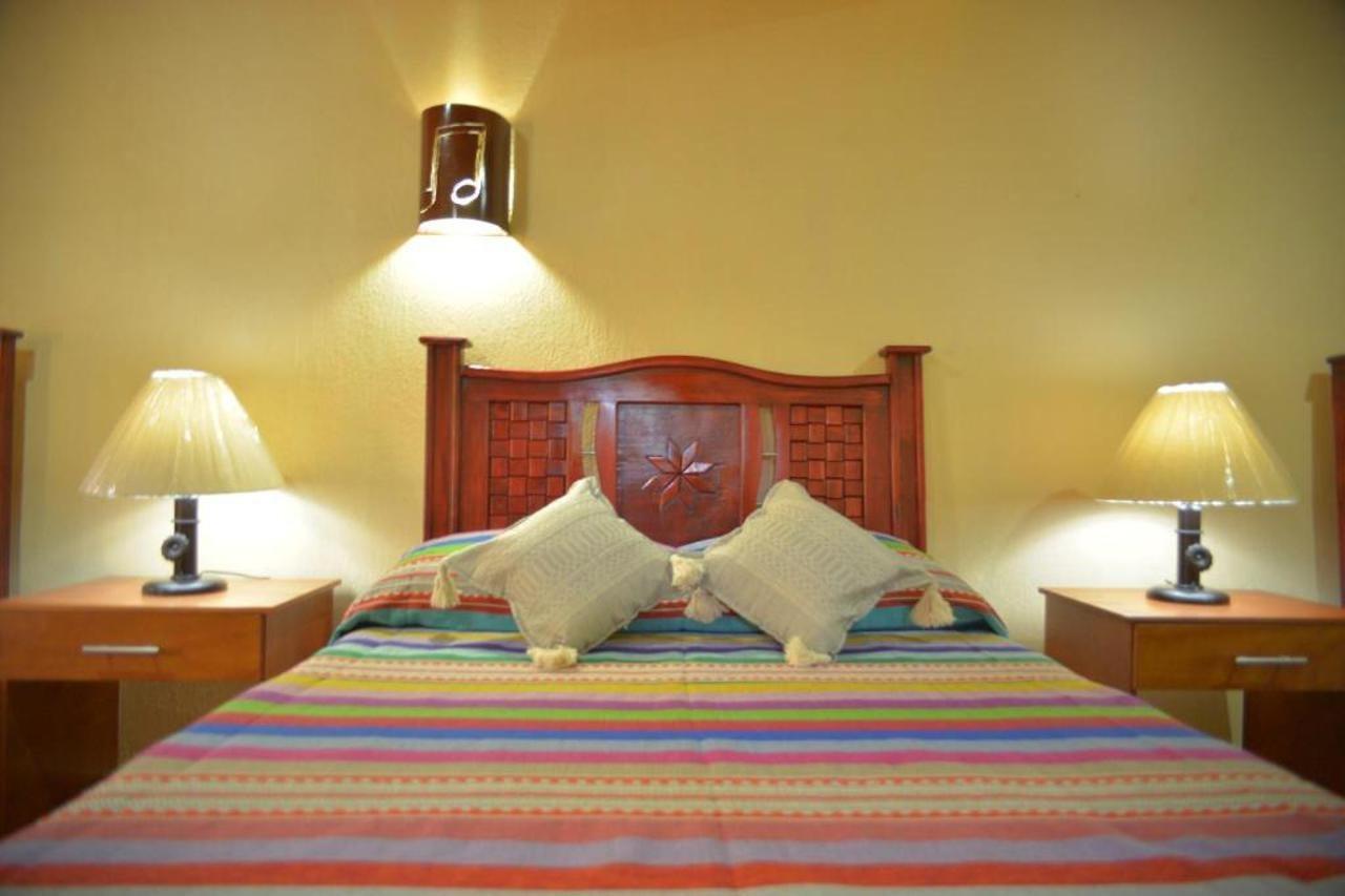 Oyo Hotel Castillo Santa Cecilia 塔帕尔帕 外观 照片